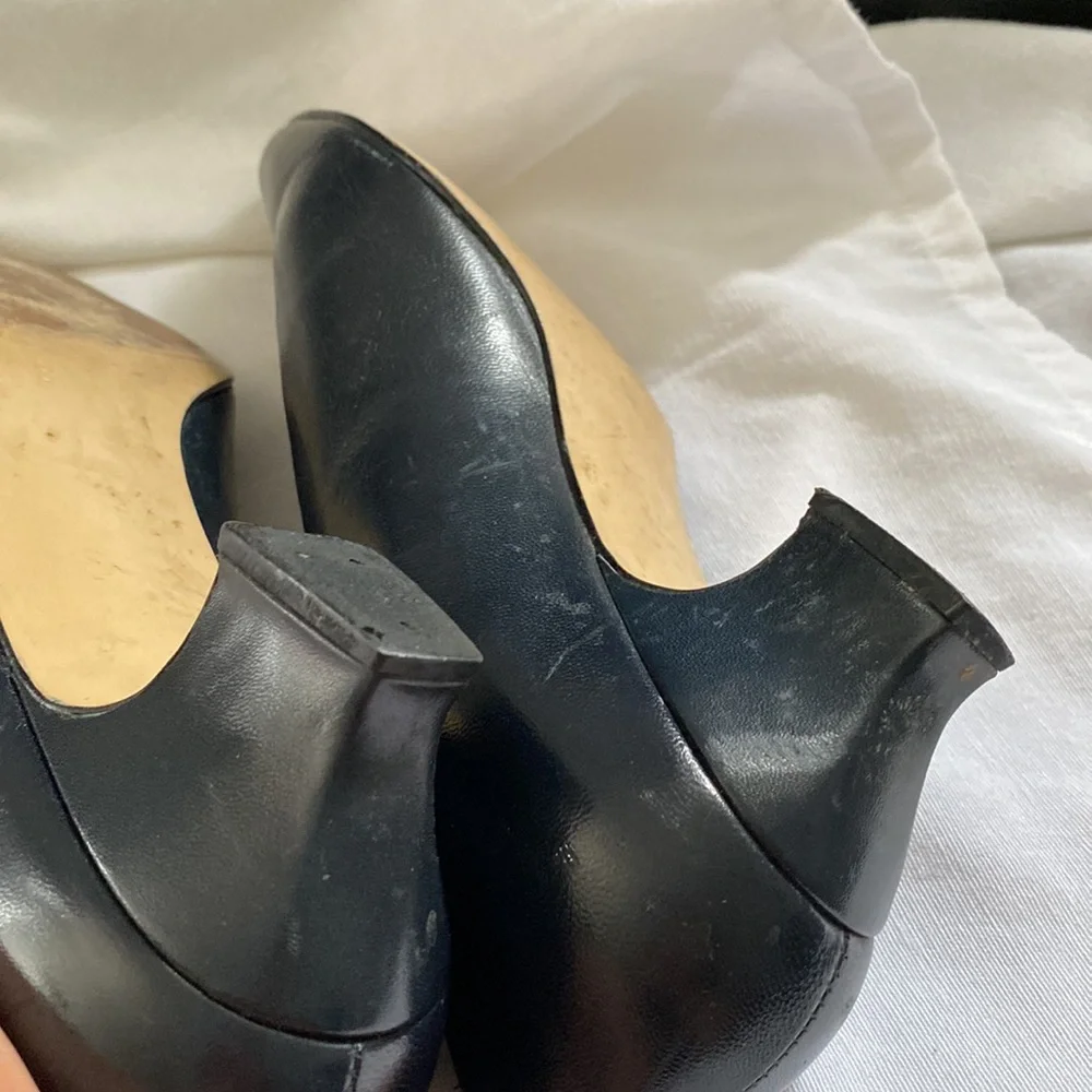 Vintage Liz Claibborne navy blue 2" tulip heels pumps - Picture 9 of 9